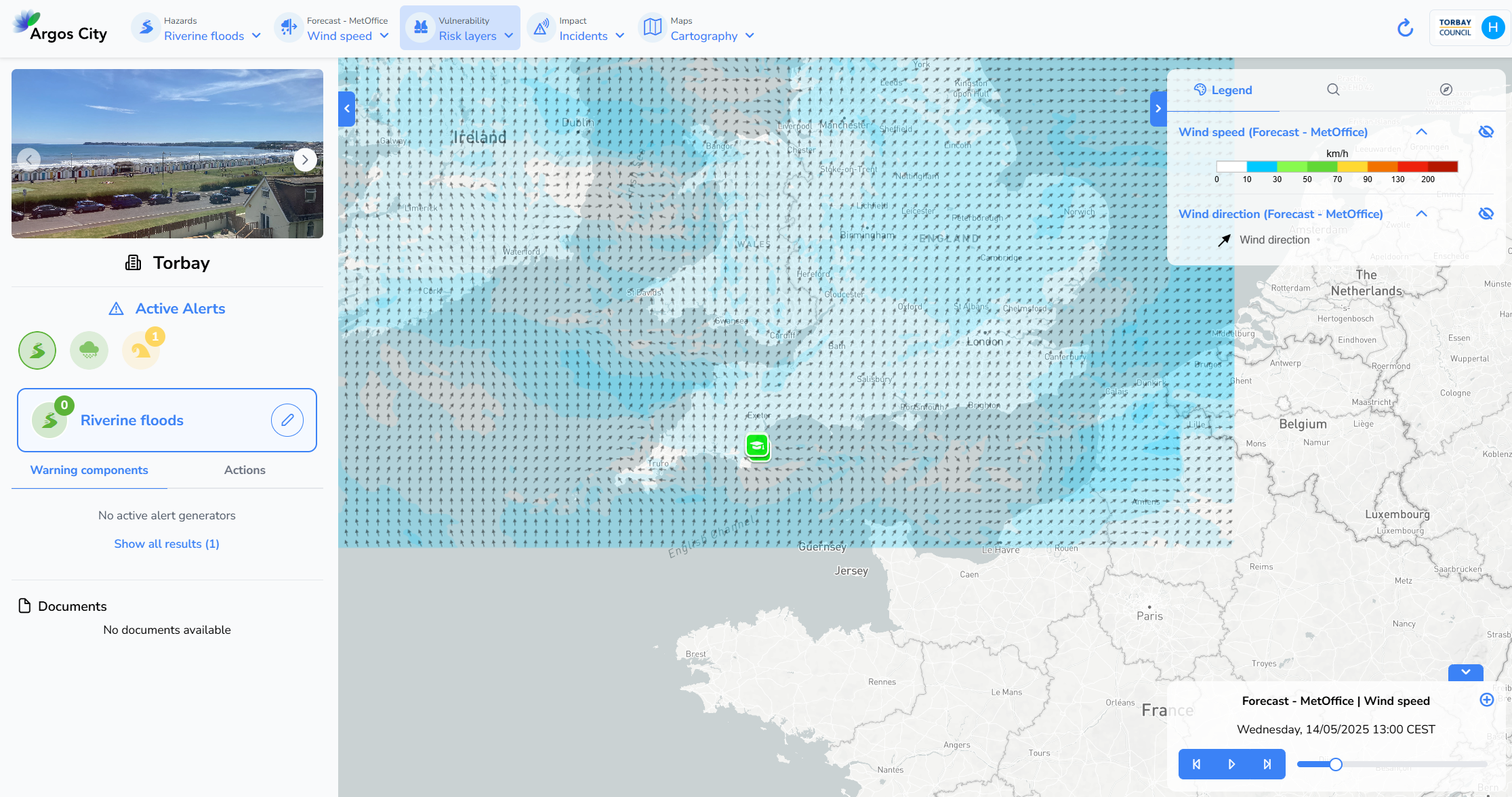 Example screenshot of UK wind speed and wind direction forecast.